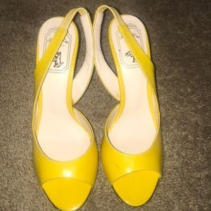 Jinny Kim yellow patent leather heels